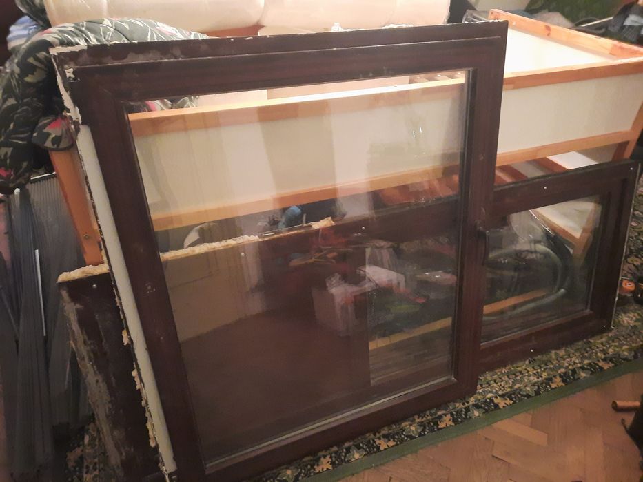 Usa cu geam termopan cu jaluzele