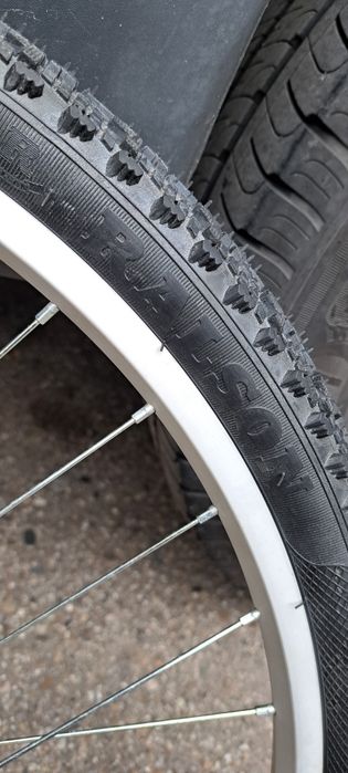 Капли и гуми за велосипеди, 28, 26