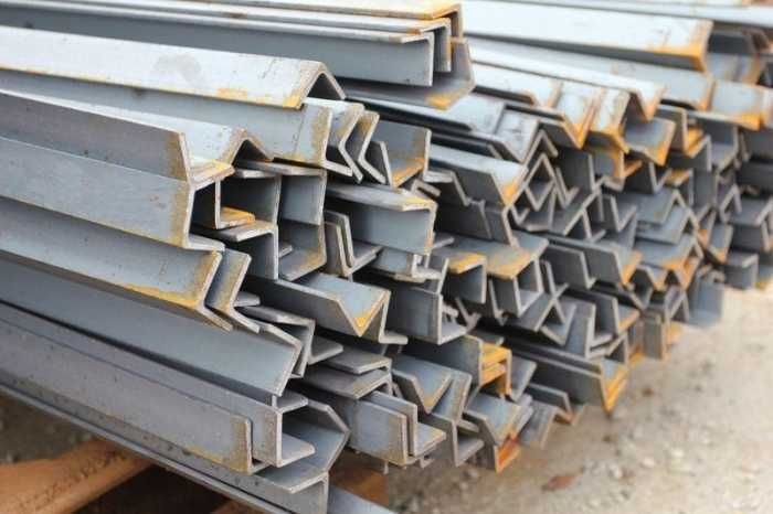 Уголок металлический 50*50 мм