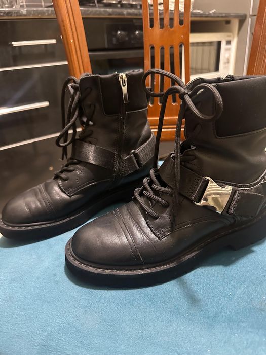 Женские ботинки