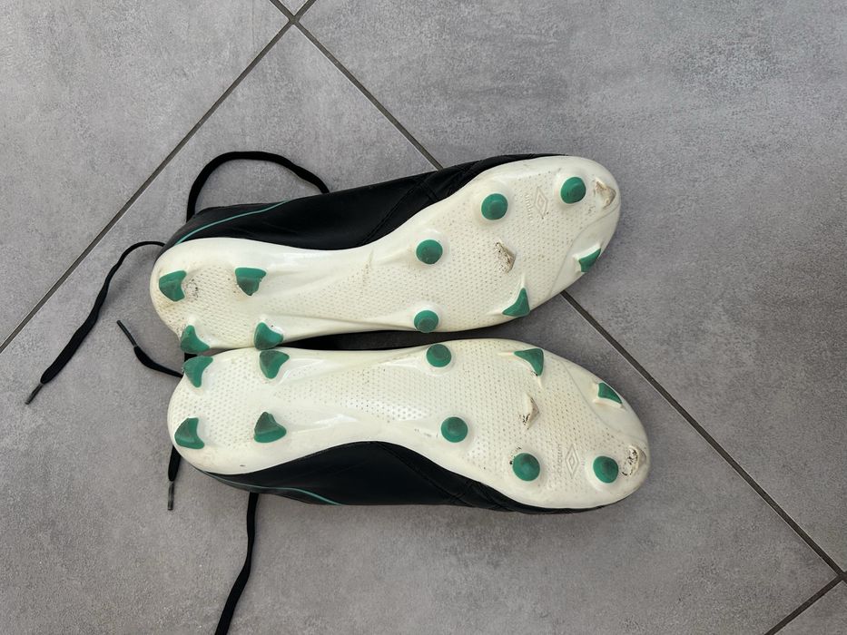 Umbro бутонки футболни обувки