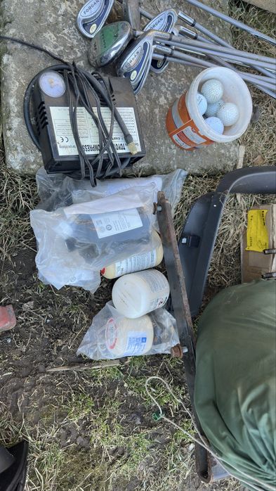 Diverse lucruri / unelte / piese / vechituri