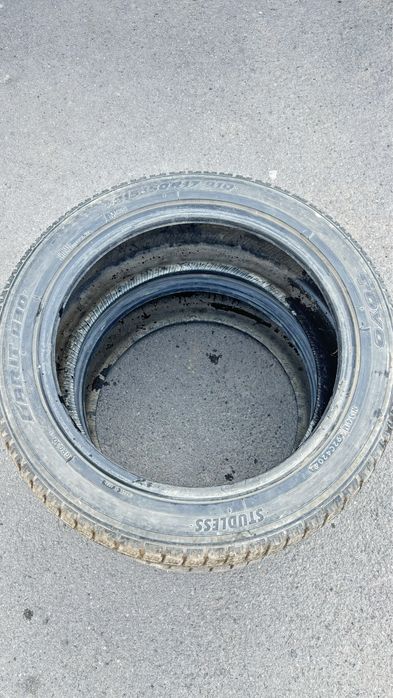 Продам Б/у шины Toyo 2 шт
