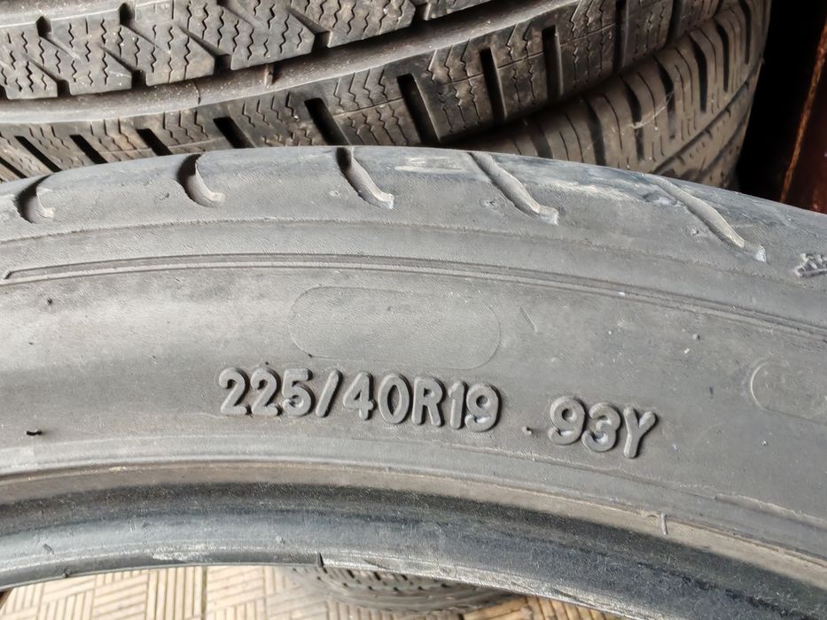 225 40 19,2buc vară Goodyear Eagle F1, Asymetric