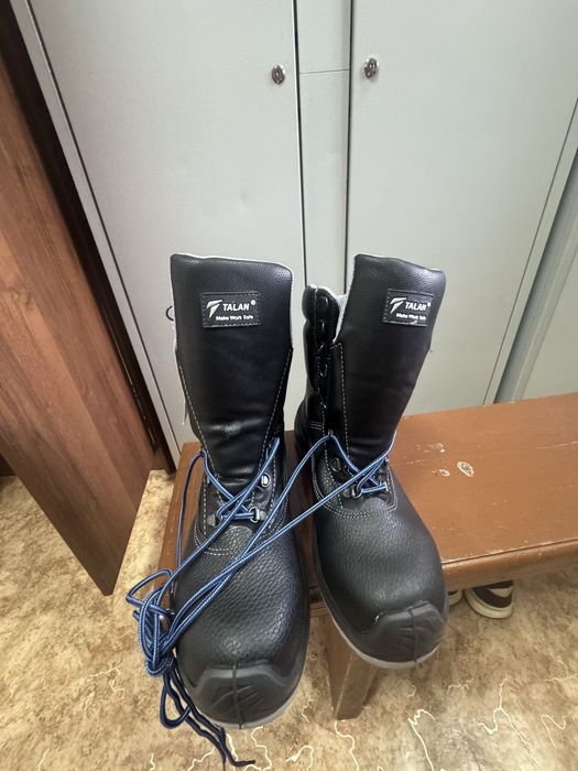 Продам ботинки новые