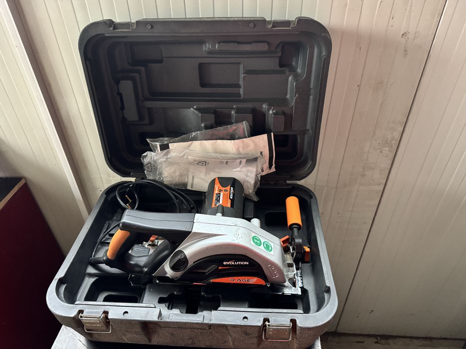 Ръчен циркуляр за метал Еволюшън