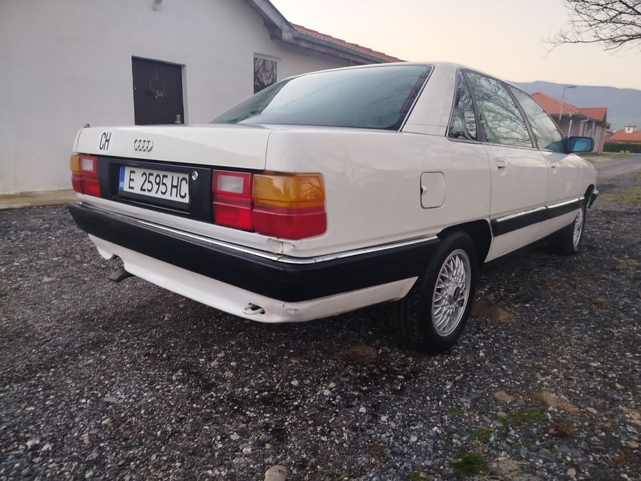 Продавам Audi 100 2.2 i 1990г