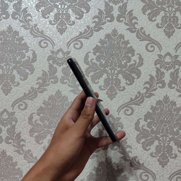 Samsung Galaxy A51 srochni sotiladi