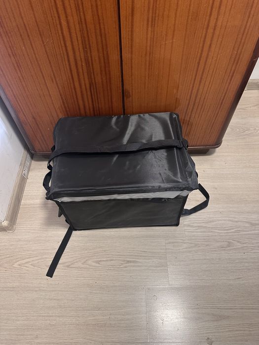 Термосумка для хранения и перевозки пищи