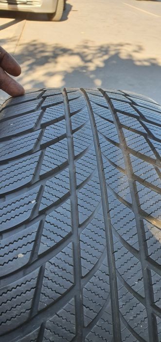 Гуми 2бр 225/50/18 -1бр - 125лв