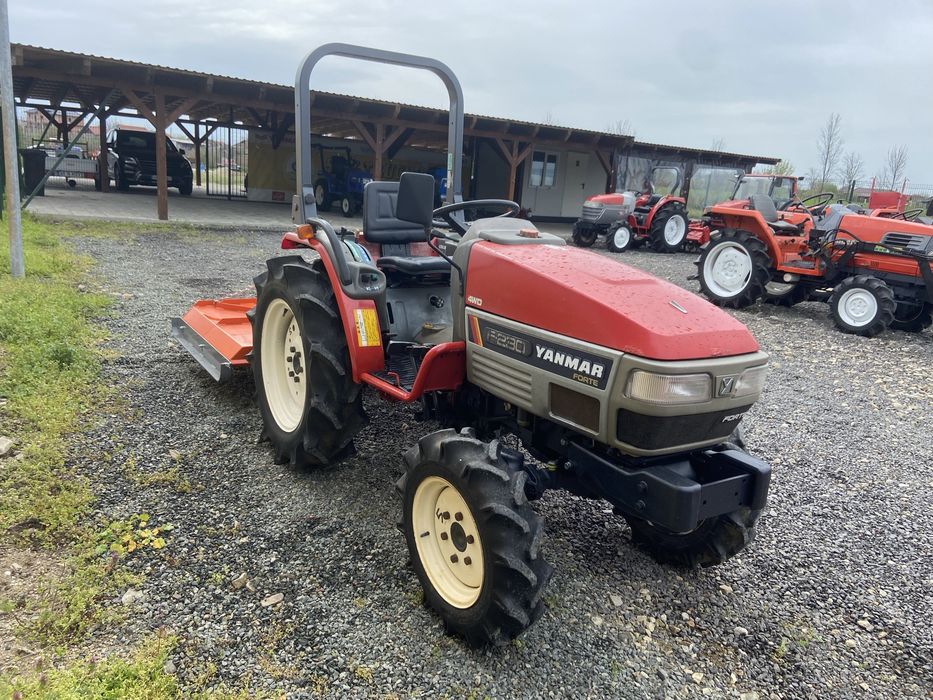 Tractor japonez Yanmar F200, 4x4, 20cp,  + tocator vegetatie