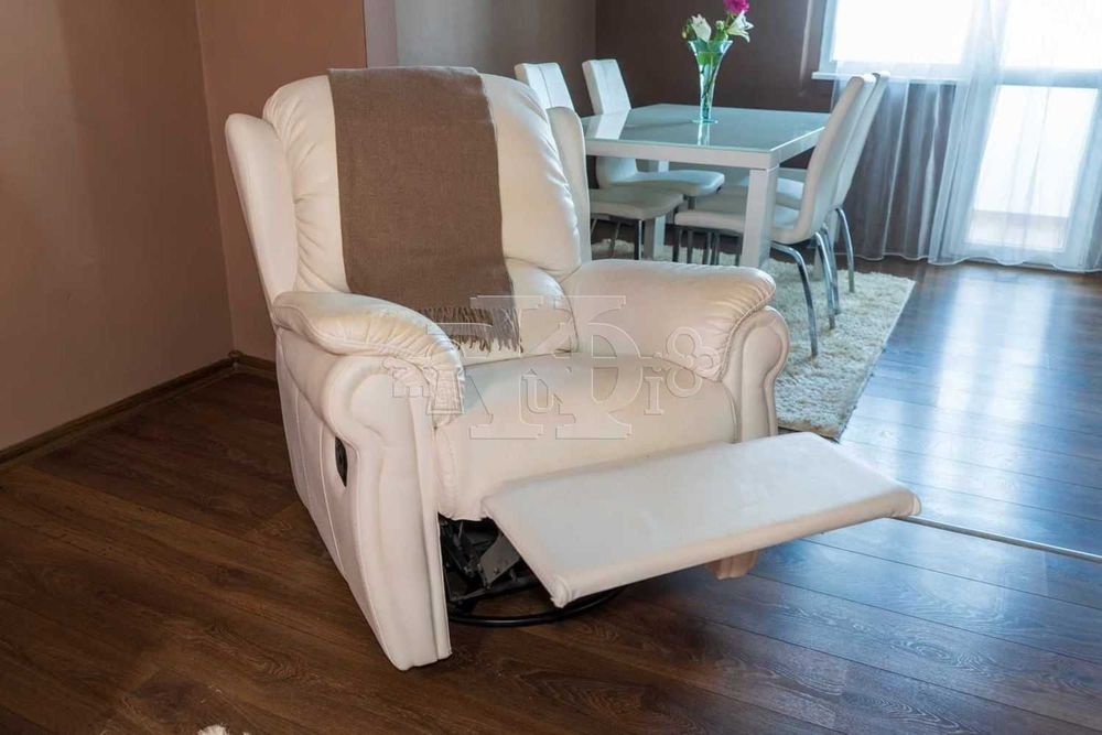 Продава се Четиристаен апартамент в Добрич, Христо Ботев - 98 кв.м за 1103 €/кв.м - Снимка #4