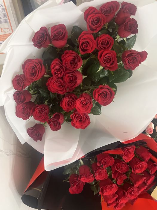 Продам Букеты из 25 роз