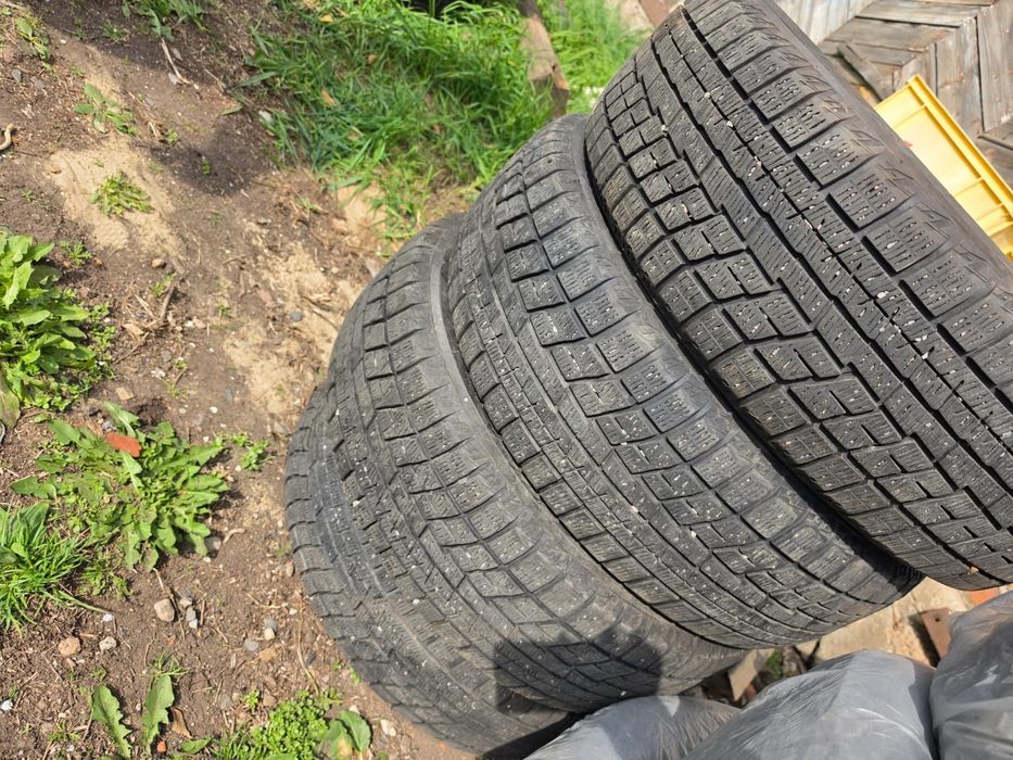 Продам резину 225/65/r17
