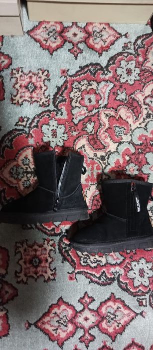 Продам угги натуральные 31р-р.