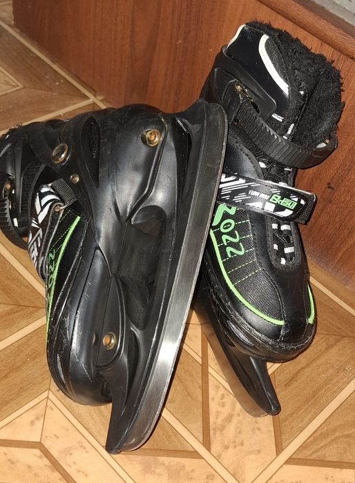 Продам коньки детские.