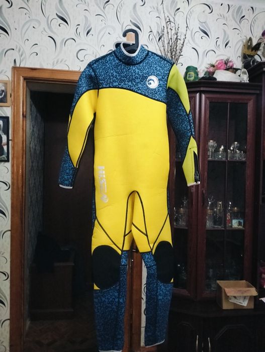 Гидрокостюм новый размер М