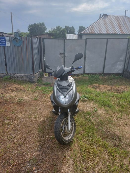 Продам скутер 180000