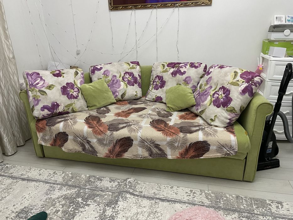 продам россиский диван ракушка