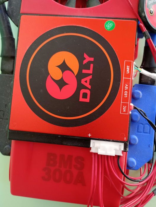DALY BMS LifePo4 8s 24v 300a бмс контролер за литиевойонна батерия