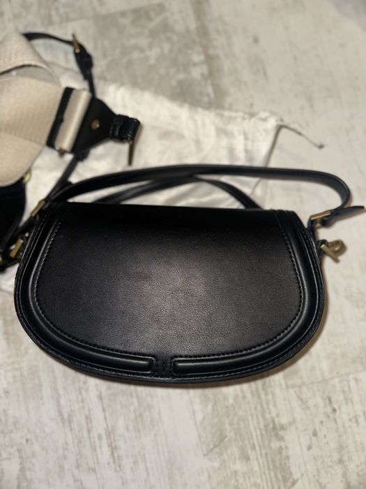 Черна чанта от Zara