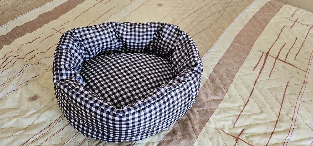 Продавам кошче за малко кученце