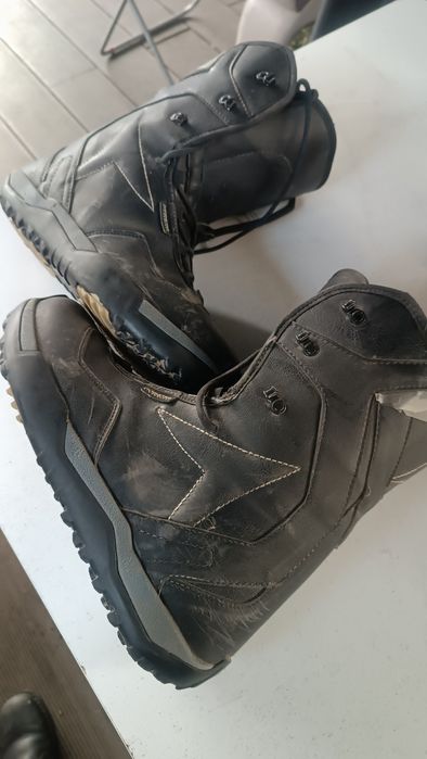 Ботинки для сноуборда.