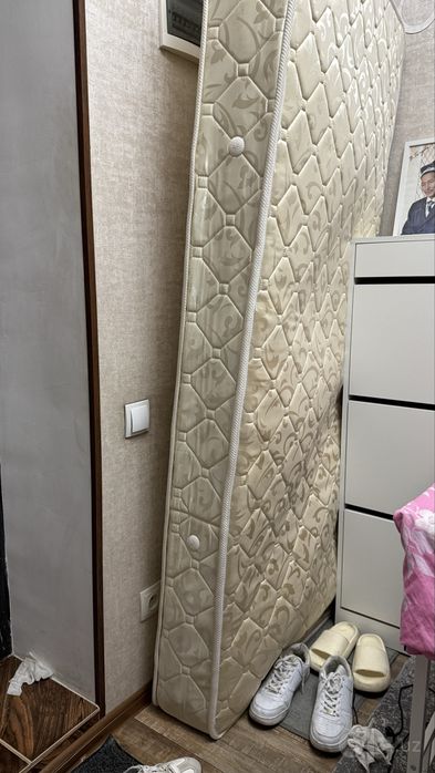 Матрас односпальный  б/у (2 шт)