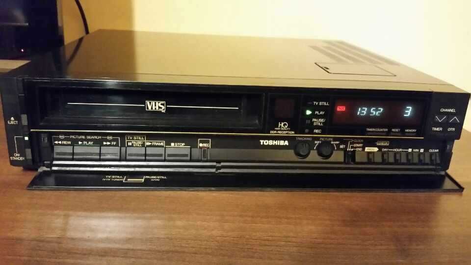 Video VHS TOSHIBA model DV -80G