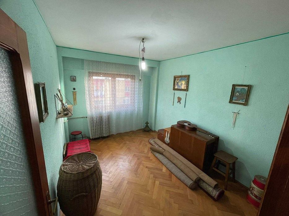 Vand apartament 2 camere decomandat cartier Traian