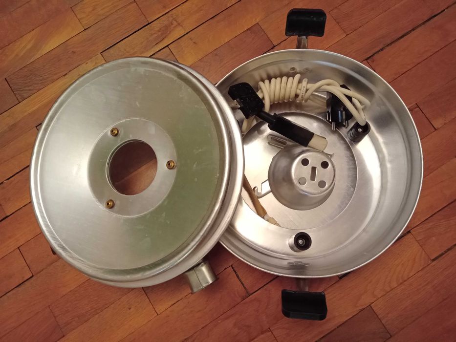 Електрическа тенджера.Съвсем нова.