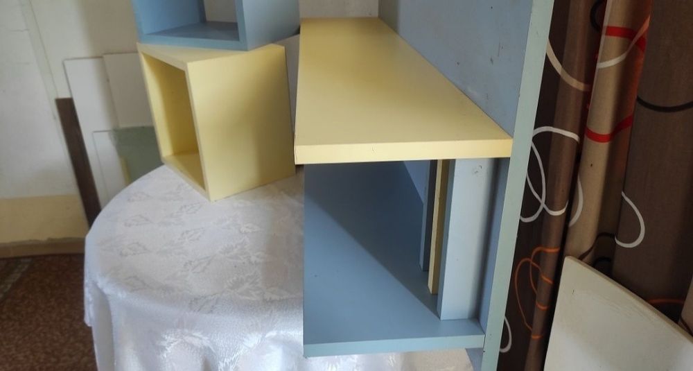 Рафтове за стена и други