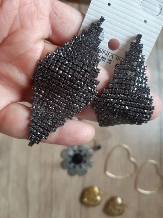 Продаю серьги бижутерия