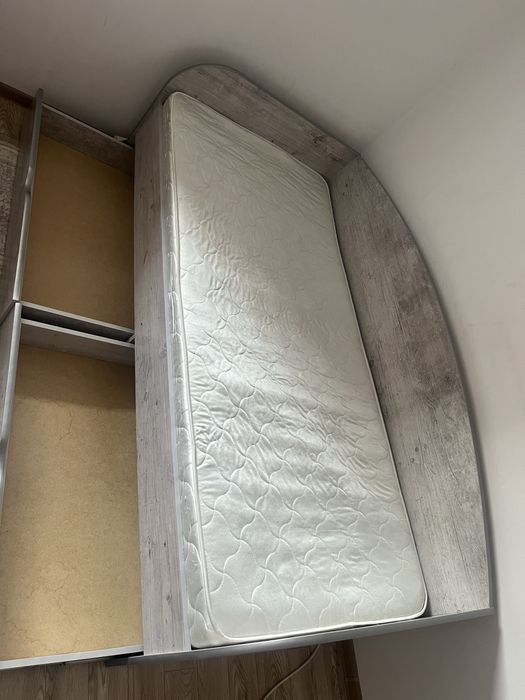 Кровать б/у 50000