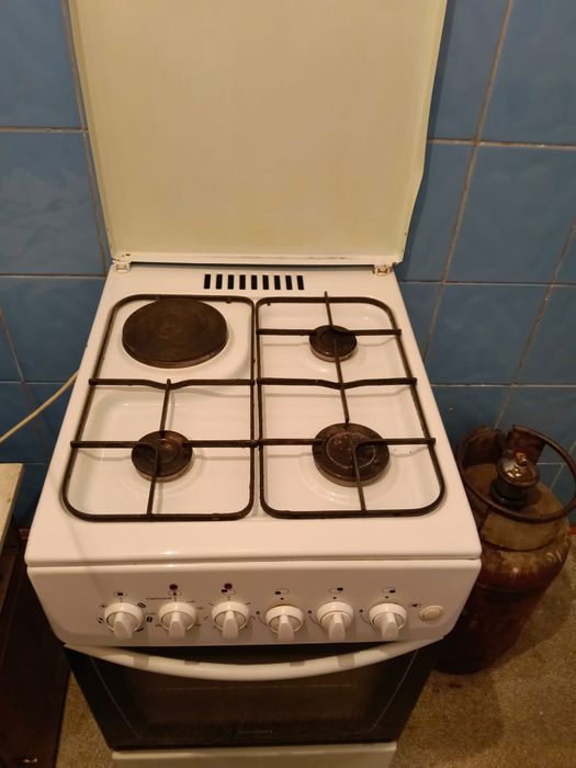 Продам газовую плиту