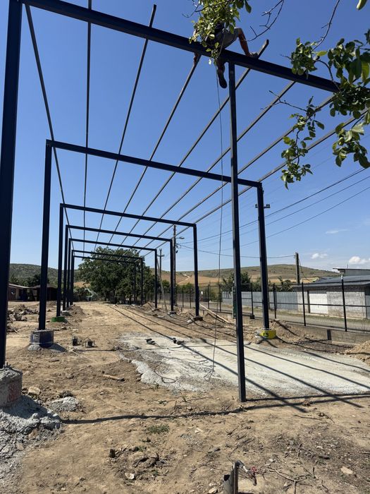 Hala sopron / adapost utilaje metalica 7 m latime x35 m lungime x4 m strasina din ipe 160