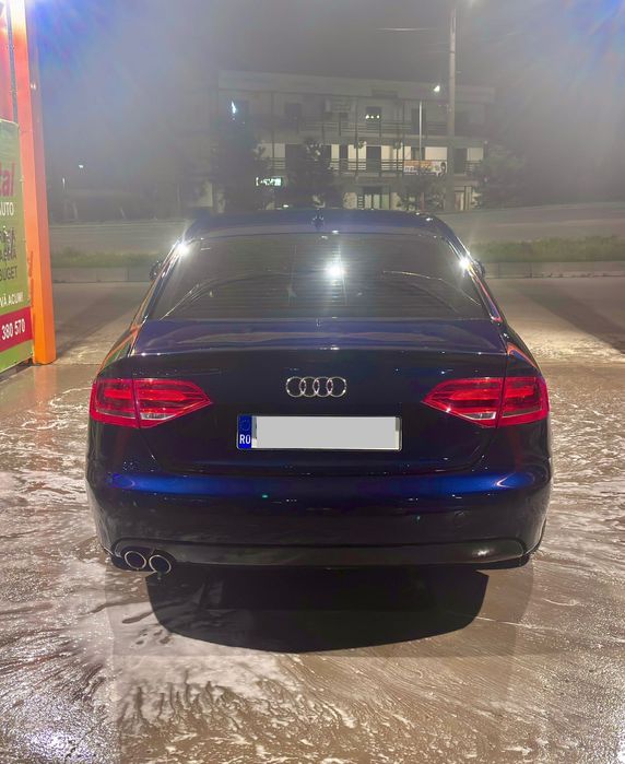 Vând Audi A4 143cp