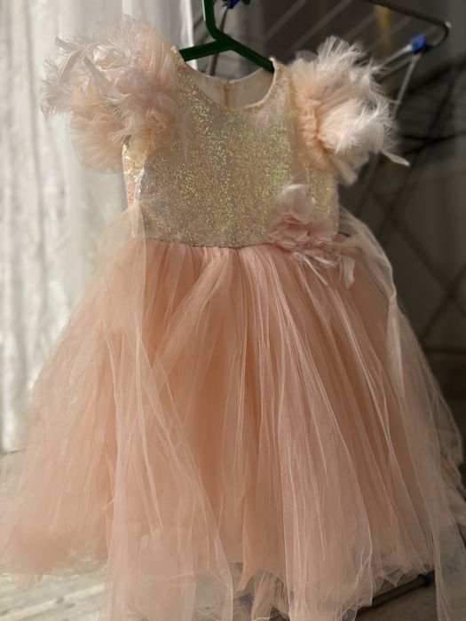 Продам платье на девочку