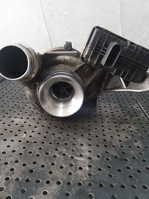 Turbina 2.0 d bmw seria 5 f10 f11 pentru piese 851518701a 49335-00520 11032800056 tf035hl6bs-09gft