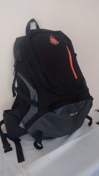 Раници TCM и Cintamani Pivot 30L
