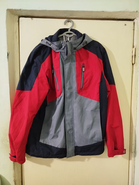 Продам columbia куртку.