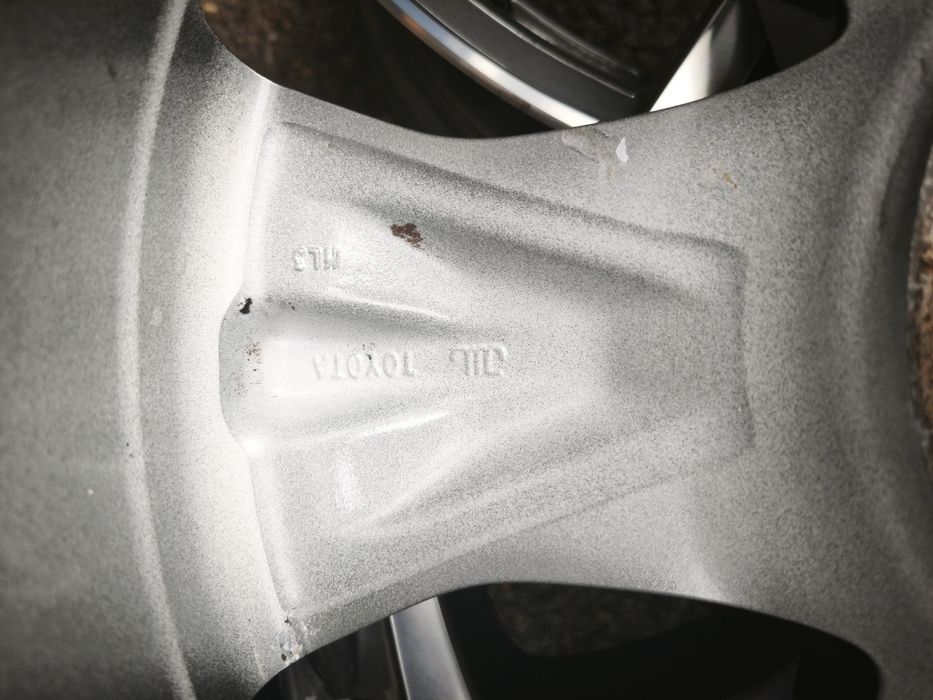 17" оригинални алуминиеви джанти за Toyota Rav 4