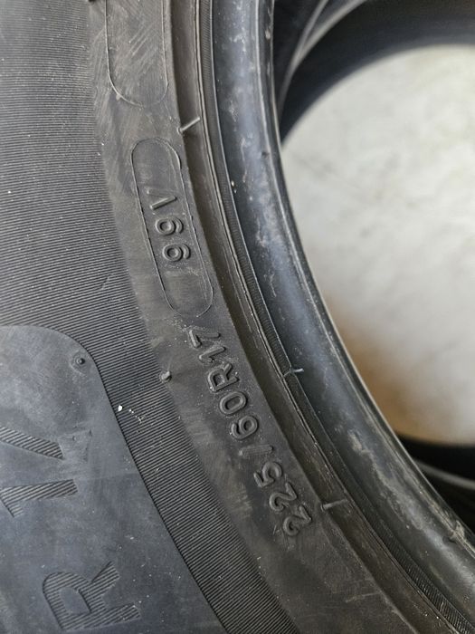 Гуми 225/60/17  2броя