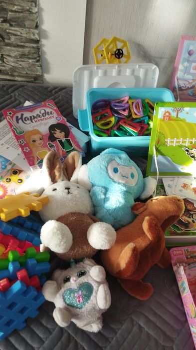 Продам развивающие игрушки б/у для девочки