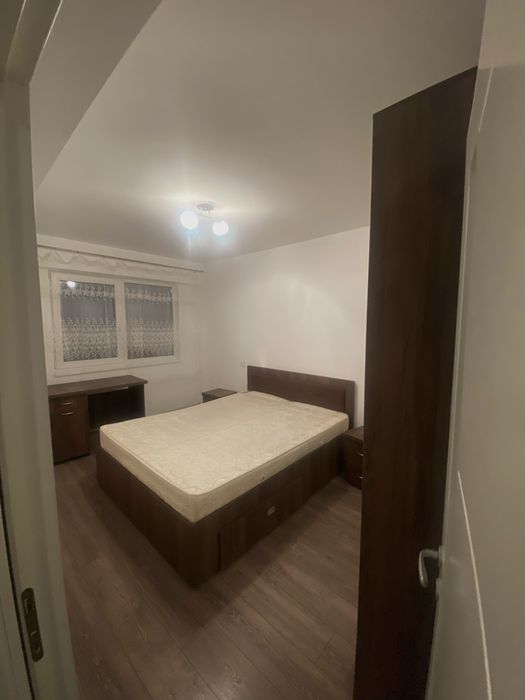 Inchiriez apartament Newton Tatarasi