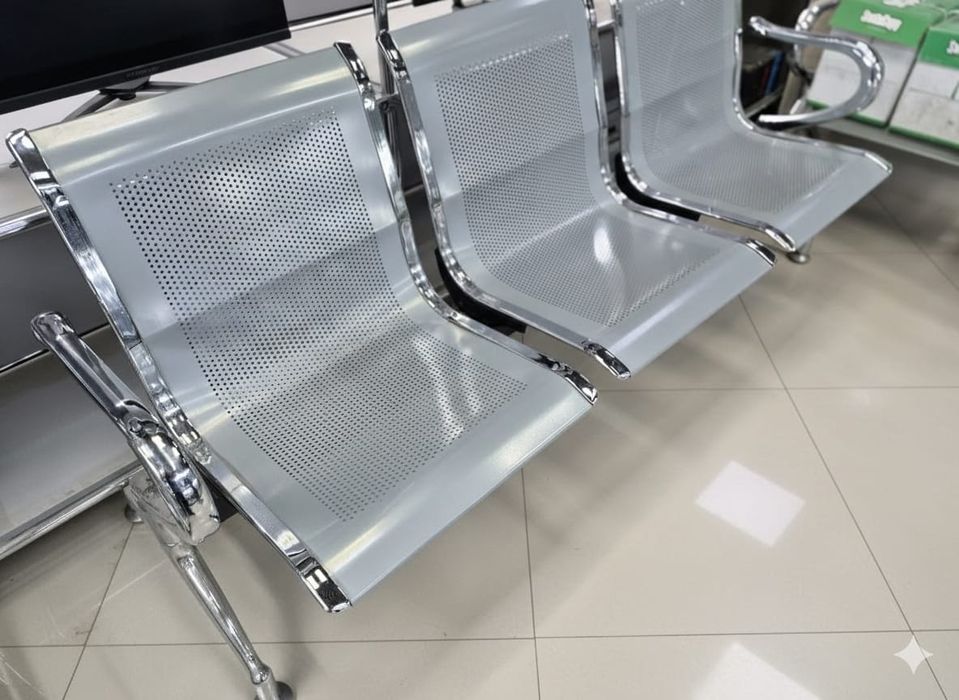 Скамейка для посетителей