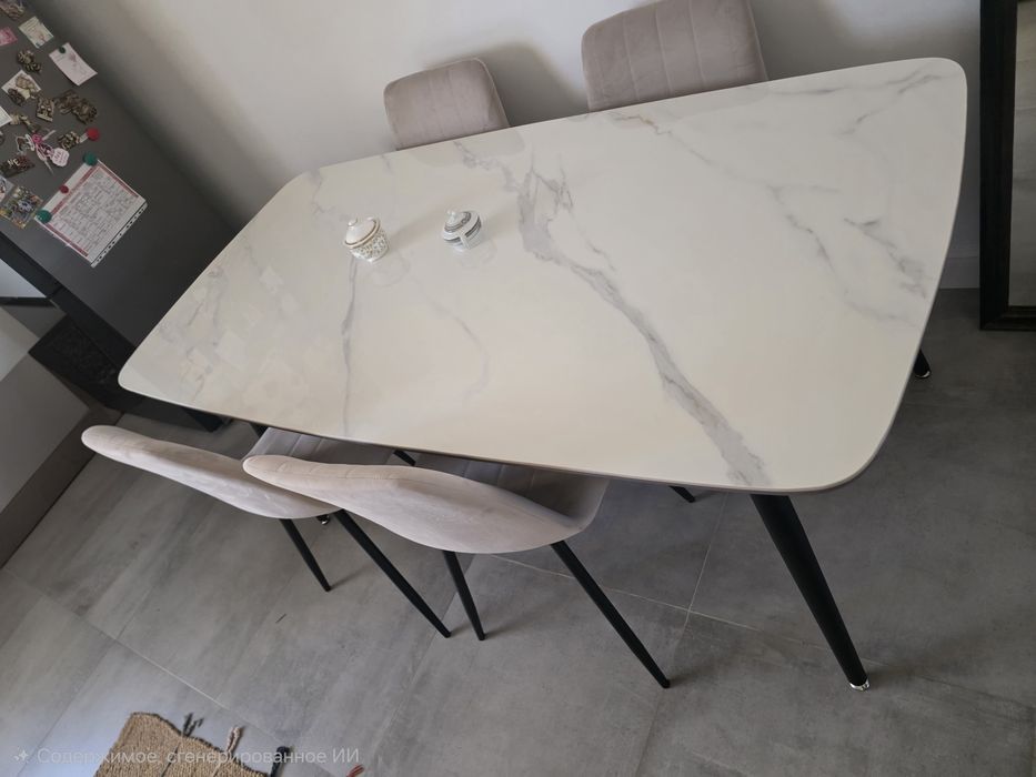 Продам стол и 4 стульев