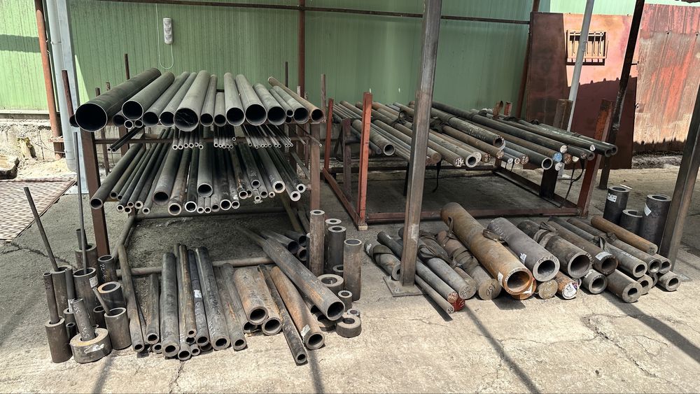 Стоманени безшевни тръби.