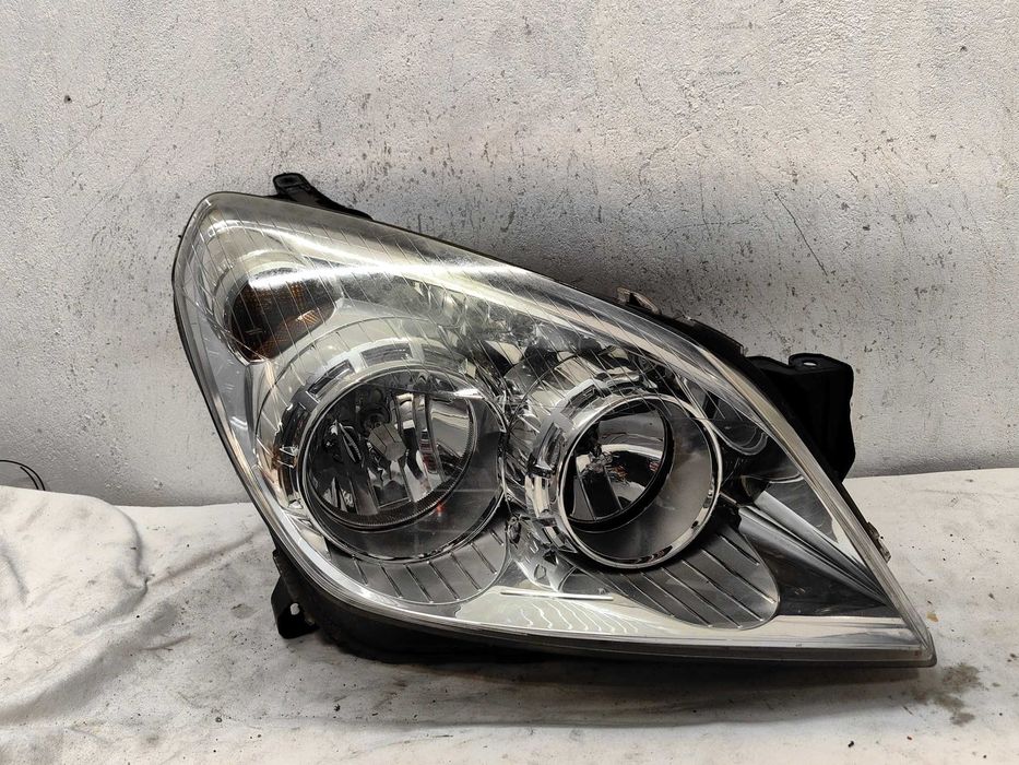 Оригинален фар Ляв Десен  Опел астра  Opel Astra H