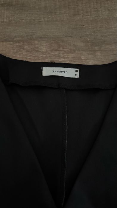 Черна рокля Reserved